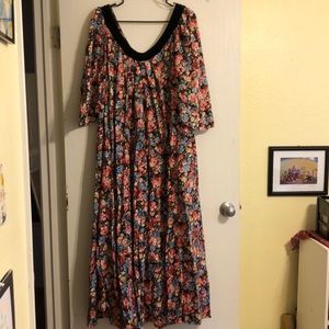 Vintage T & L Muumuu Factory Floral muʻumuʻu